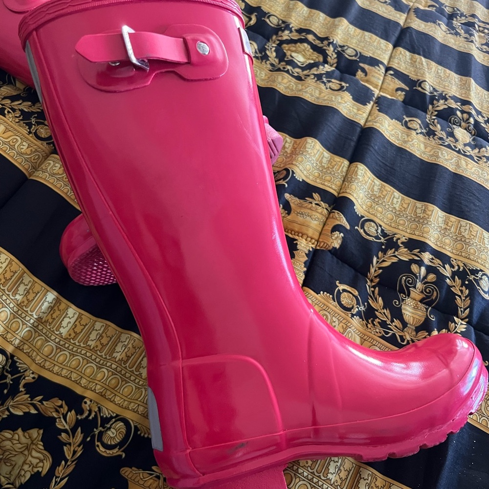 Girls pink hunter books size 2 also known as uk 33